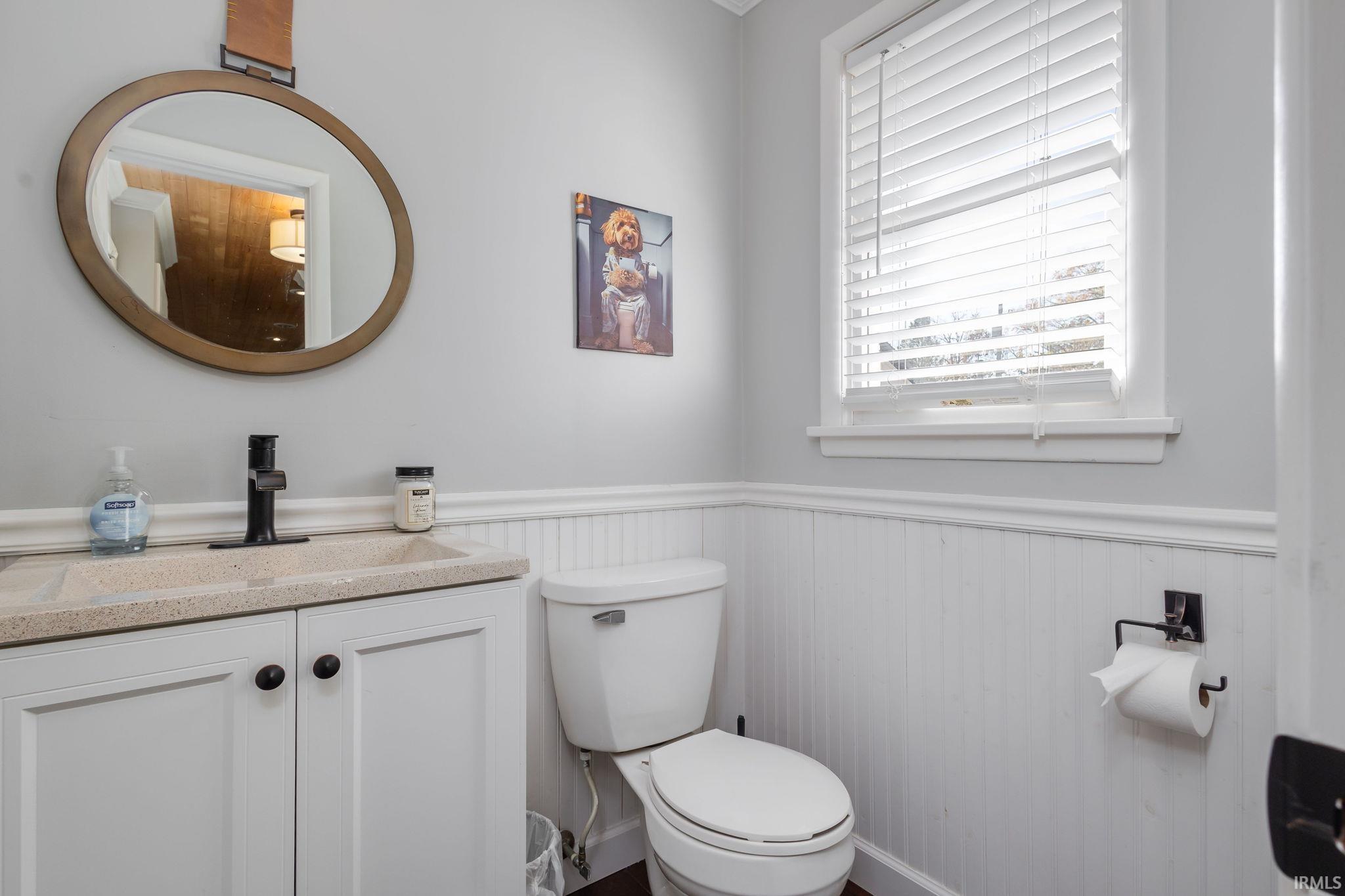 Elkhart, Indiana 46514, United States, 3 Bedrooms Bedrooms, ,3 BathroomsBathrooms,Residential,Active,243845