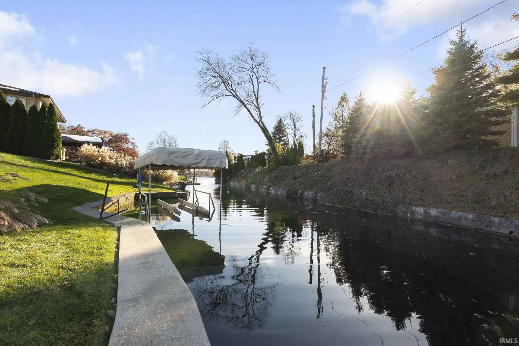 Elkhart, Indiana 46514, United States, 3 Bedrooms Bedrooms, ,3 BathroomsBathrooms,Residential,Active,243845