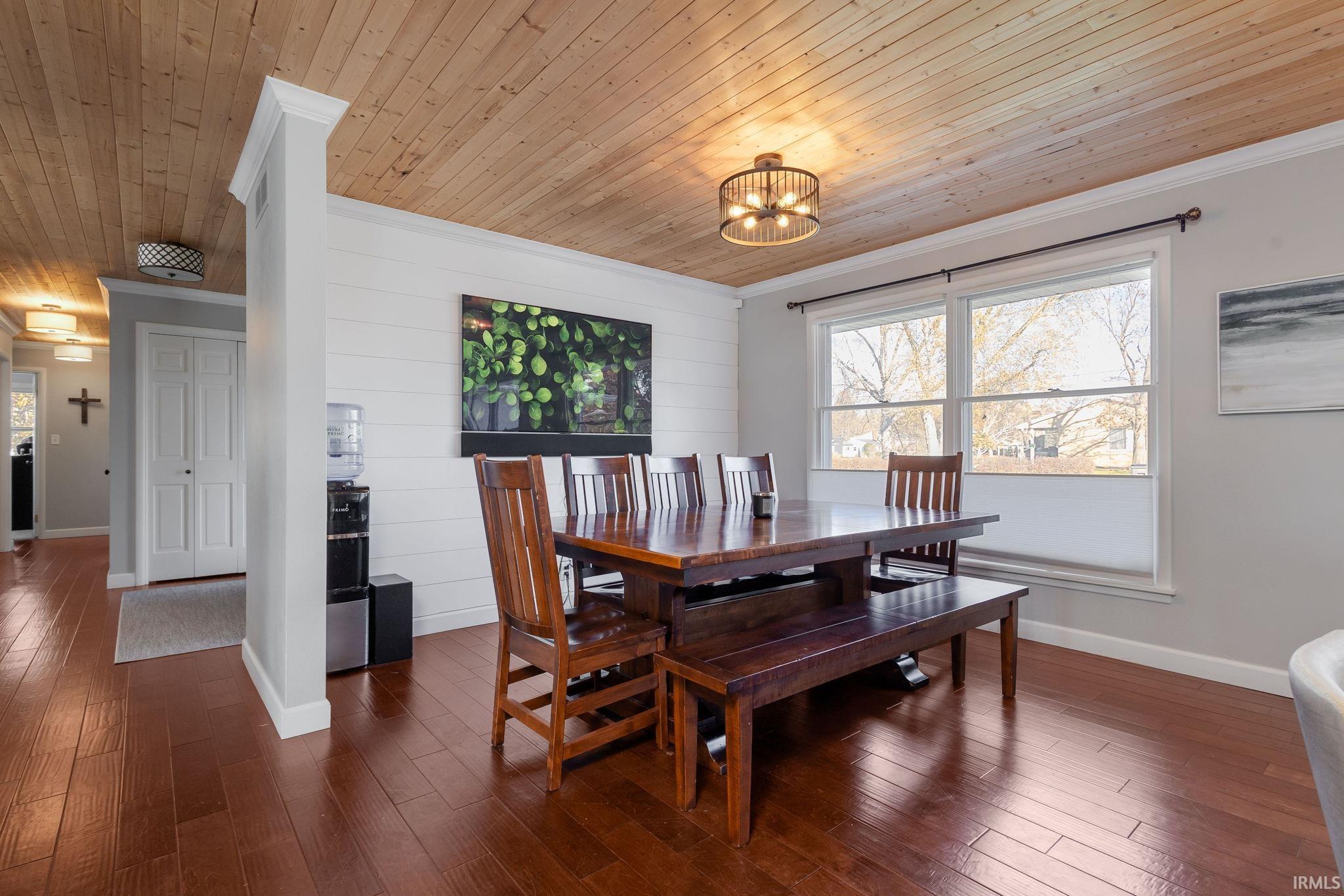 Elkhart, Indiana 46514, United States, 3 Bedrooms Bedrooms, ,3 BathroomsBathrooms,Residential,Active,243845