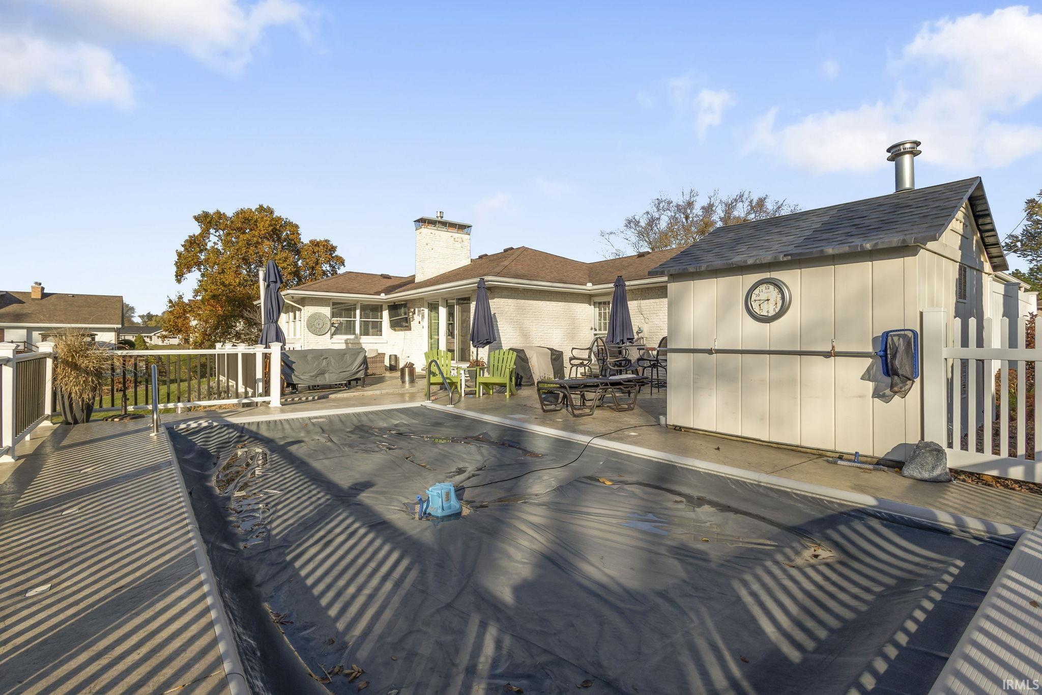 Elkhart, Indiana 46514, United States, 3 Bedrooms Bedrooms, ,3 BathroomsBathrooms,Residential,Active,243845