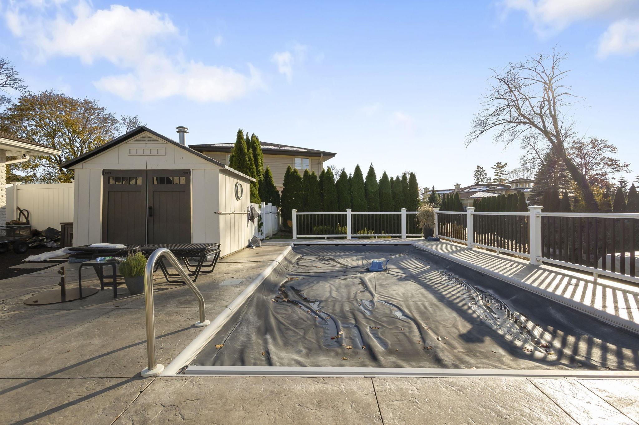 Elkhart, Indiana 46514, United States, 3 Bedrooms Bedrooms, ,3 BathroomsBathrooms,Residential,Active,243845