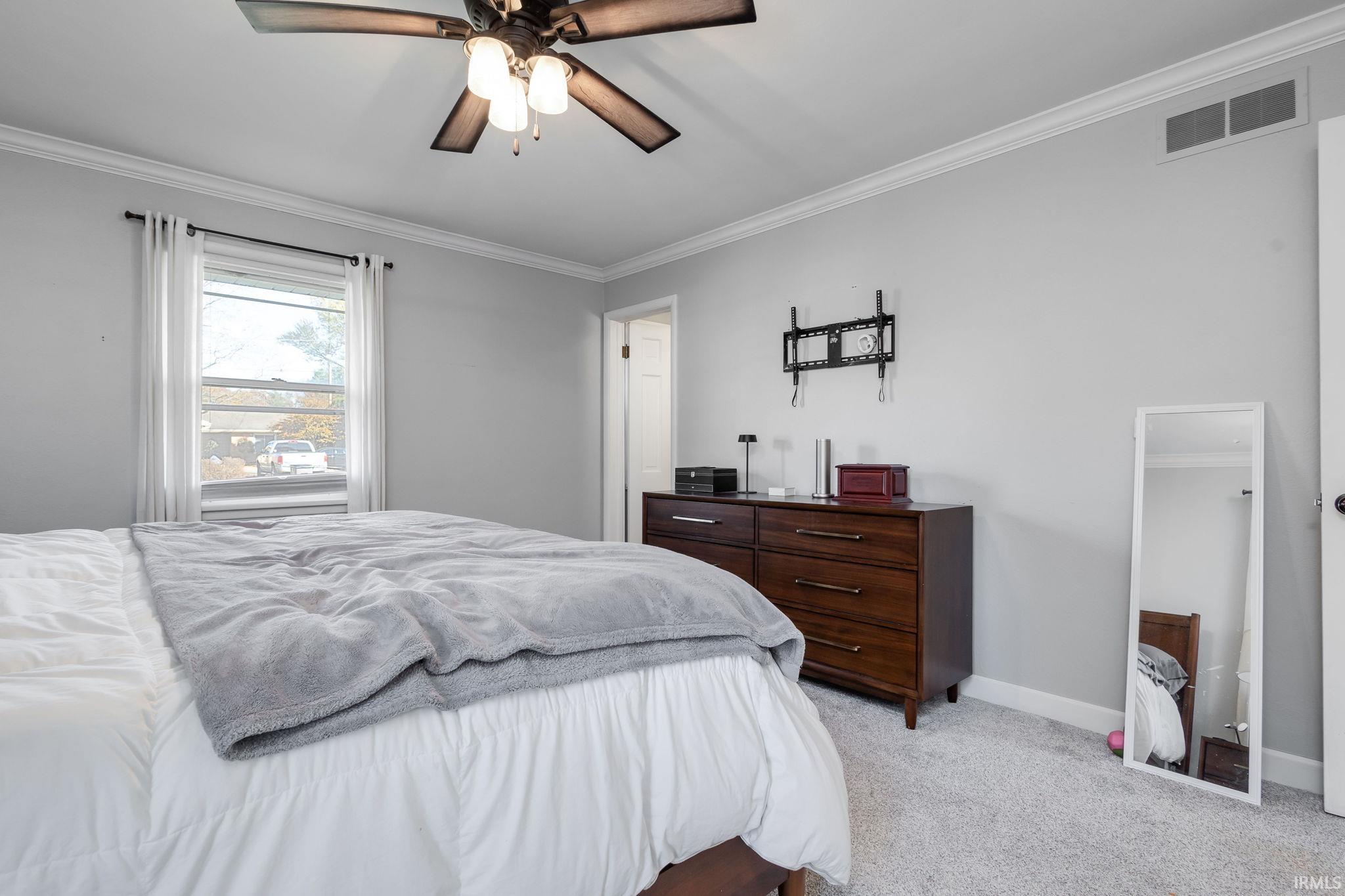 Elkhart, Indiana 46514, United States, 3 Bedrooms Bedrooms, ,3 BathroomsBathrooms,Residential,Active,243845