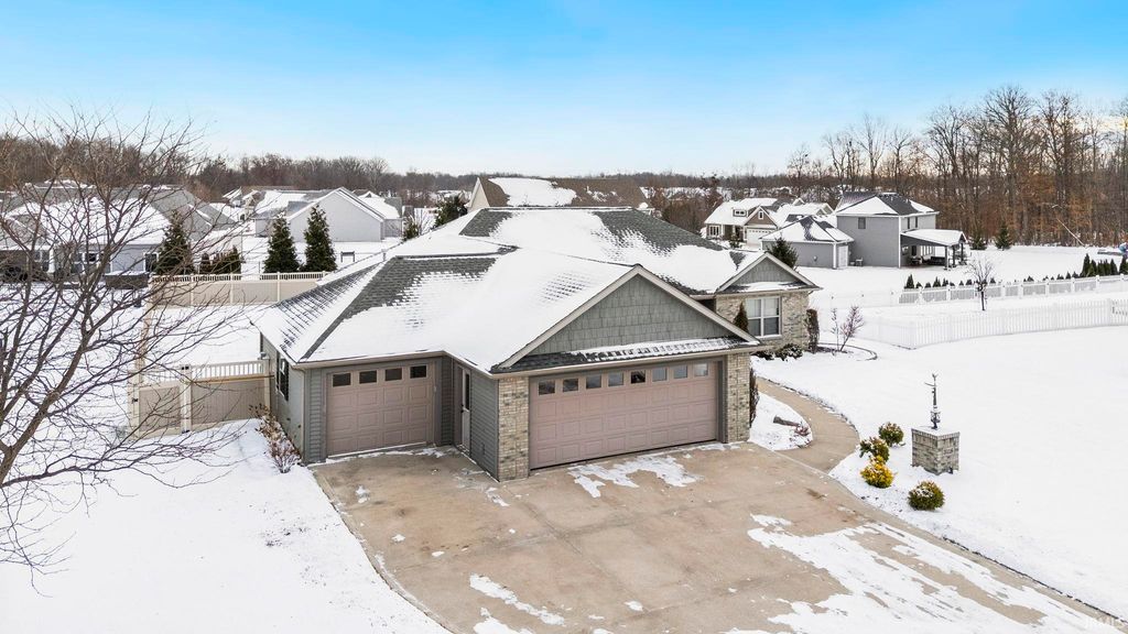 Photo of 3118 Buckners Boulevard, Fort Wayne, IN 46818 (MLS # 202549117)