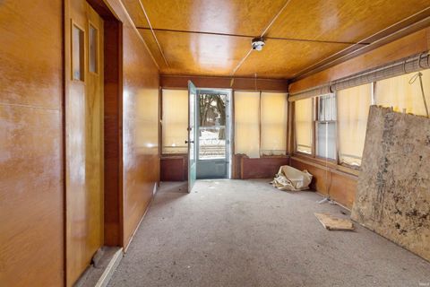 Tiny photo for 425 E Bradford Street, Marion, IN 46952 (MLS # 202549016)