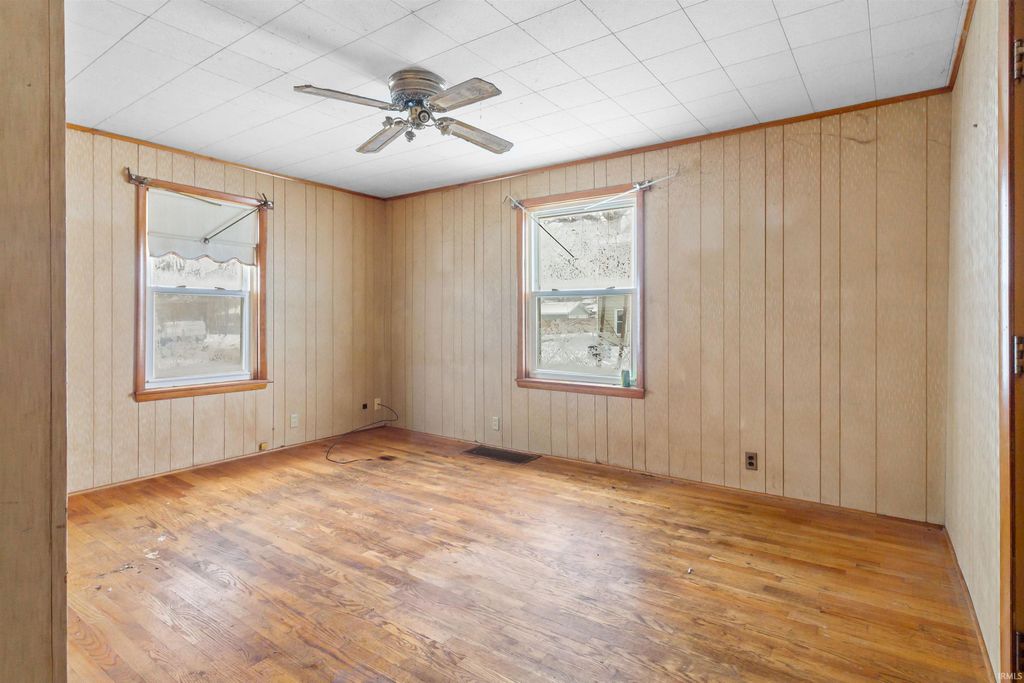 Photo of 425 E Bradford Street, Marion, IN 46952 (MLS # 202549016)