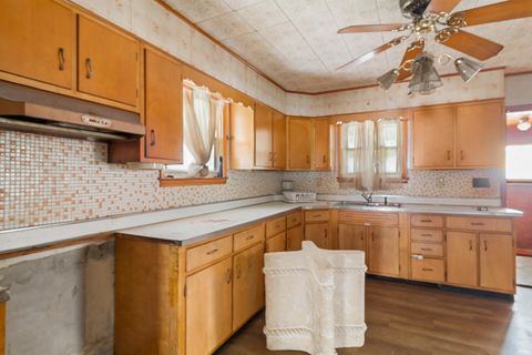 Tiny photo for 425 E Bradford Street, Marion, IN 46952 (MLS # 202549016)