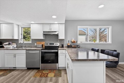 Tiny photo for 414 Cincinnati Street, Lafayette, IN 47901 (MLS # 202610518)