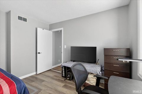 Tiny photo for 414 Cincinnati Street, Lafayette, IN 47901 (MLS # 202610518)