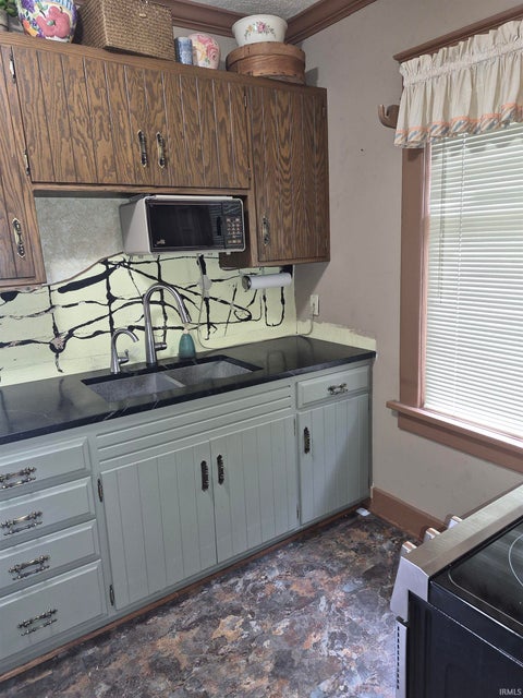Tiny photo for 744 S 36Th Street, South Bend, IN 46615 (MLS # 202635034)