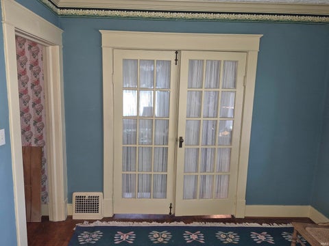 Tiny photo for 744 S 36Th Street, South Bend, IN 46615 (MLS # 202635034)