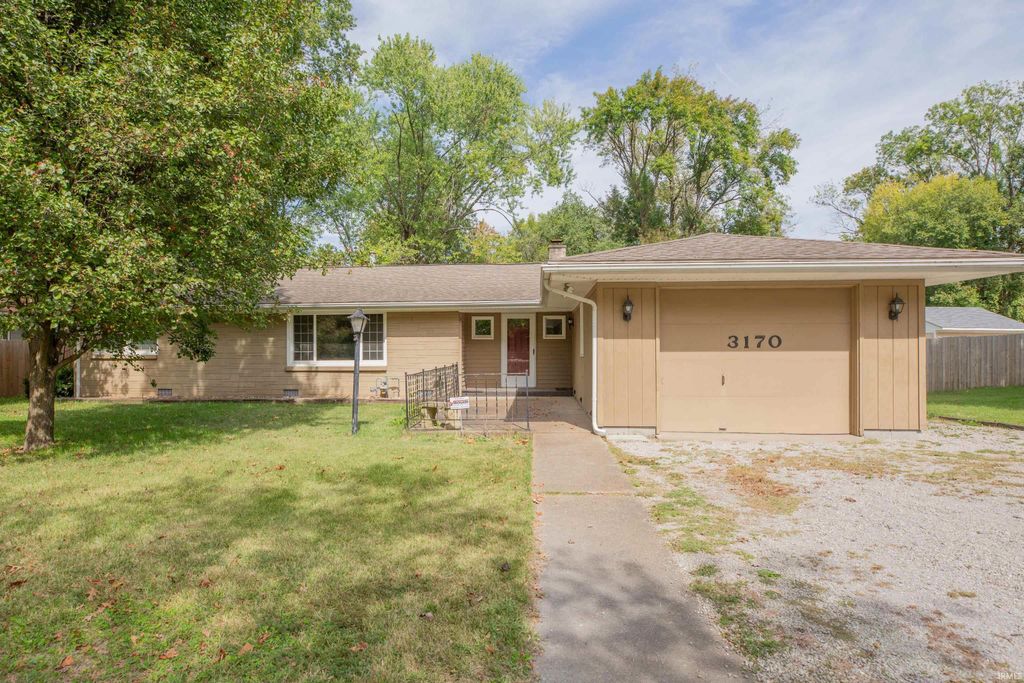 Photo of 3170 Lake Drive, Evansville, IN 47711 (MLS # 202539957)