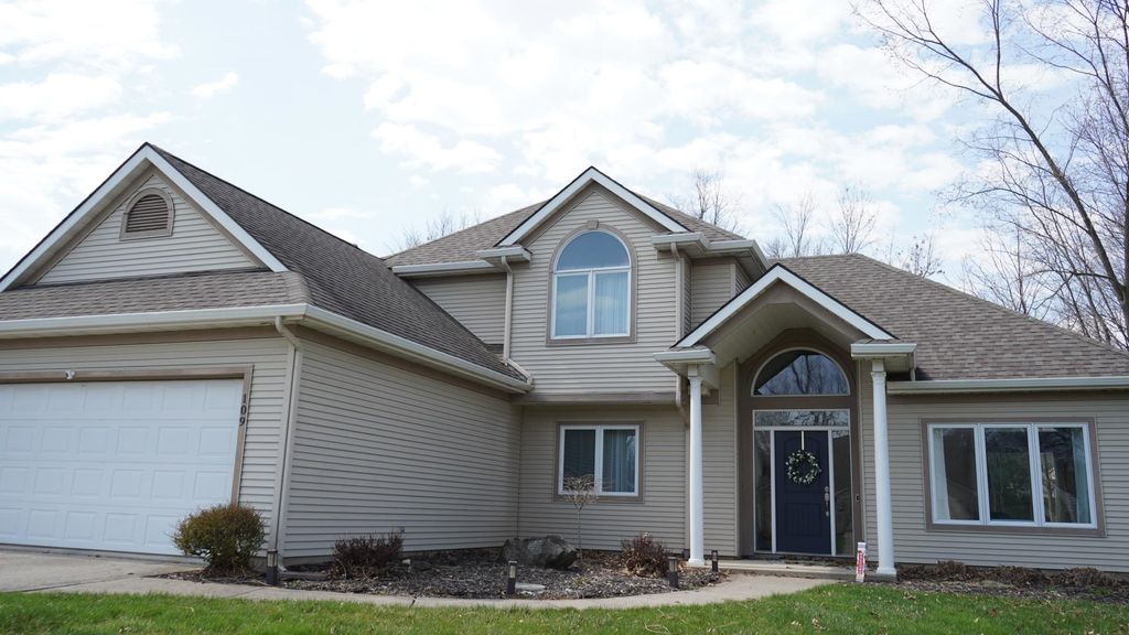 Photo of 109 Jackson Tree Court, Fort Wayne, IN 46804 (MLS # 202612211)