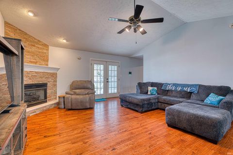 Tiny photo for 2306 Lake Drive, Evansville, IN 47711 (MLS # 202612336)