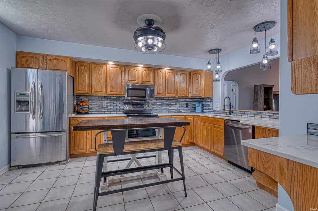 Photo of 2306 Lake Drive, Evansville, IN 47711 (MLS # 202612336)