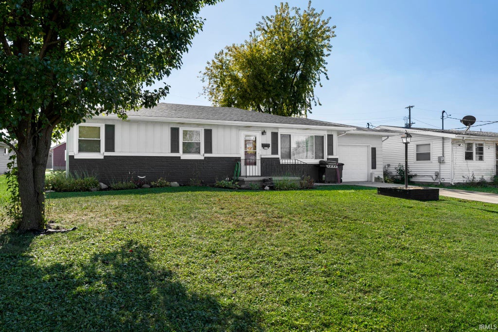 Photo of 1459 E Walnut Street, Frankfort, IN 46041 (MLS # 202644255)