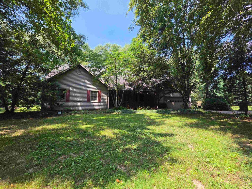 Photo of 2101 S Sievers Road, Vincennes, IN 47591 (MLS # 202634130)