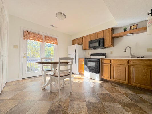 644 E SHERWOOD HILLS DR, BLOOMINGTON, IN 47401 - Image 5fb80f56cd6c11b311ceddb7560b74a2/4011399467