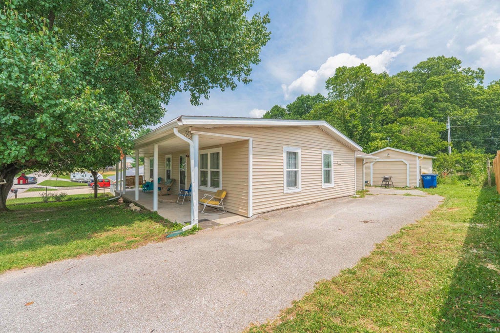Photo of 1330 Hillcrest Road, Bedford, IN 47421 (MLS # 202629748)