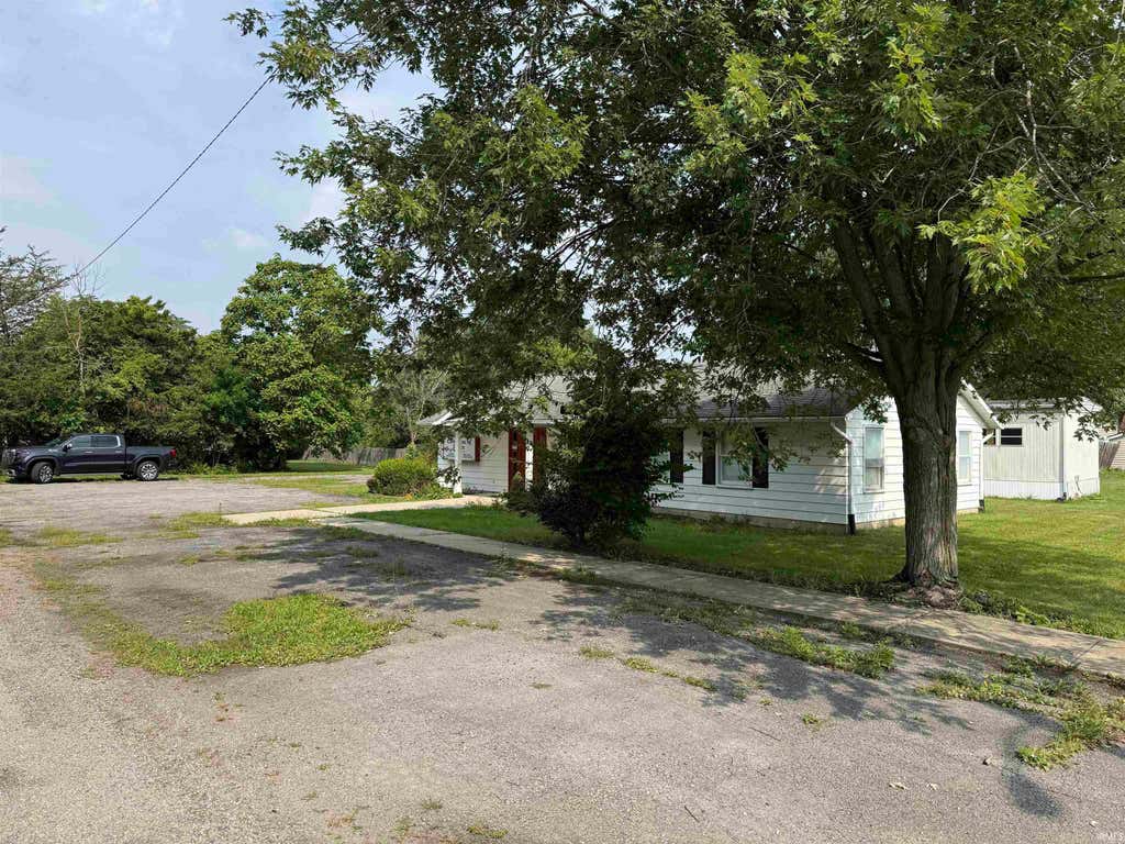 Photo of 3725 Senate Avenue, Fort Wayne, IN 46806 (MLS # 202632101)