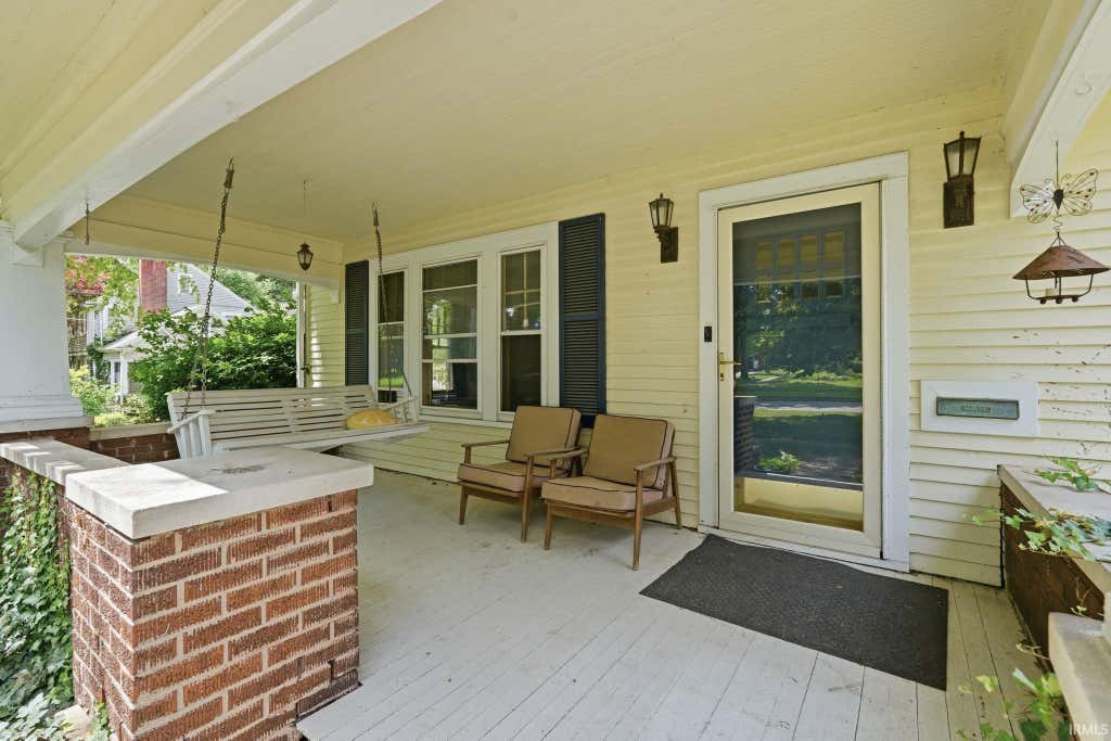 Photo of 4140 Indiana Avenue, Fort Wayne, IN 46807 (MLS # 202624659)