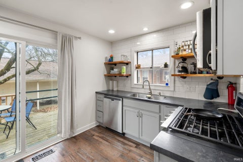 Tiny photo for 4140 Indiana Avenue, Fort Wayne, IN 46807 (MLS # 202624659)