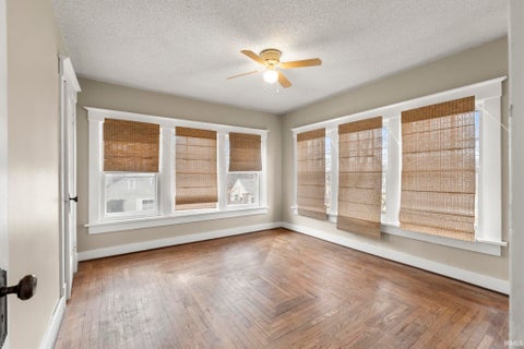 Tiny photo for 4140 Indiana Avenue, Fort Wayne, IN 46807 (MLS # 202624659)