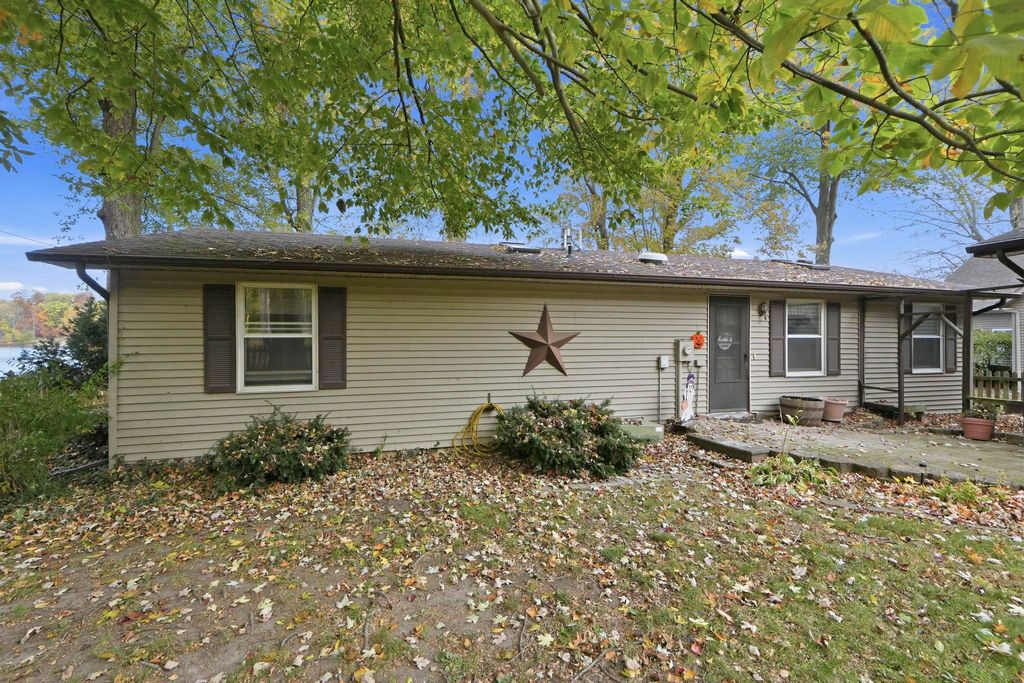 Photo of 980 Lane 201 Ball Lake, Hamilton, IN 46742 (MLS # 202544346)