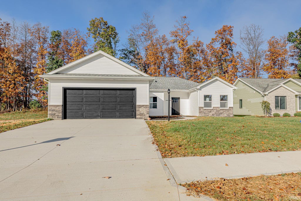 Photo of 628 S Valley River Drive, Columbia City, IN 46725 (MLS # 202643875)