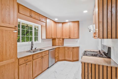 Tiny photo for 14400 Browning Road, Evansville, IN 47725 (MLS # 202618658)