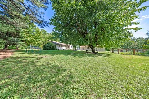Tiny photo for 14400 Browning Road, Evansville, IN 47725 (MLS # 202618658)