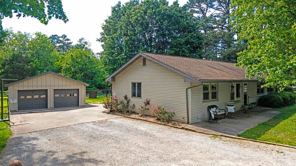 Photo of 14400 Browning Road, Evansville, IN 47725 (MLS # 202618658)