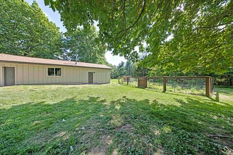Tiny photo for 14400 Browning Road, Evansville, IN 47725 (MLS # 202618658)