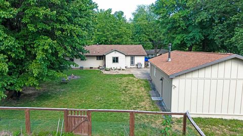 Tiny photo for 14400 Browning Road, Evansville, IN 47725 (MLS # 202618658)