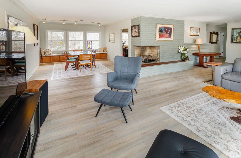 Photo of 2308 Scheips Lane, Evansville, IN 47712 (MLS # 202607160)