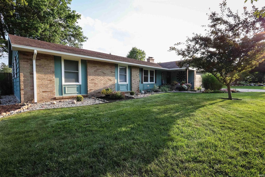 Photo of 17334 Lee Lane, Harlan, IN 46743 (MLS # 202634525)