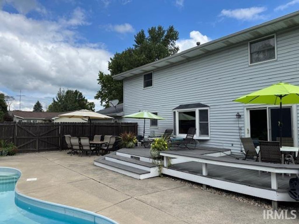 Photo of 1602 Hillcrest Drive, North Manchester, IN 46962 (MLS # 202604460)