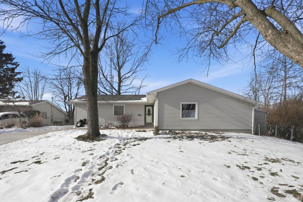 Photo of 703 Westview Drive, Angola, IN 46703 (MLS # 202549284)