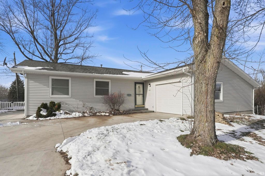 Photo of 703 Westview Drive, Angola, IN 46703 (MLS # 202549284)