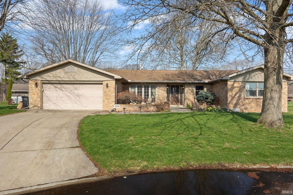 Photo of 556 Jonathan Way Way, Lafayette, IN 47905 (MLS # 202610427)