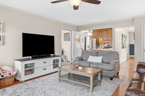 Tiny photo for 556 Jonathan Way Way, Lafayette, IN 47905 (MLS # 202610427)