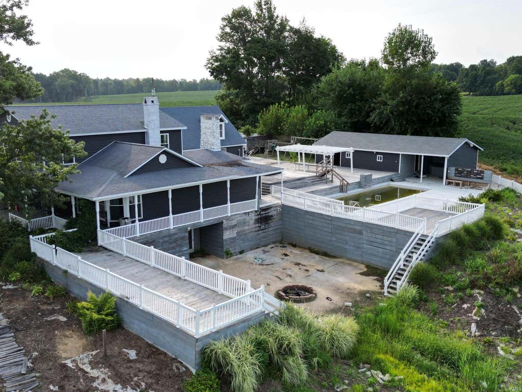 Photo of 2090 E Co. Rd. 125 N, Petersburg, IN 47567 (MLS # 202633367)