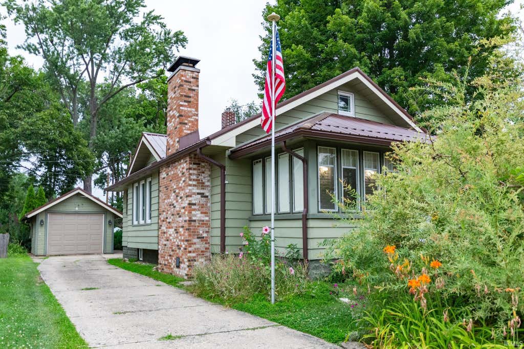 Photo of 1620 Wood Street, Elkhart, IN 46516 (MLS # 202630486)