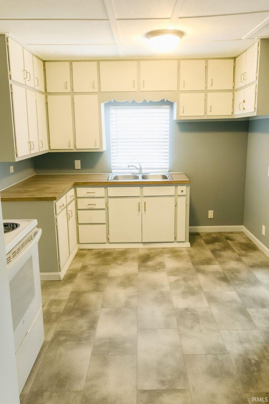 Photo of 1212 E Walnut Street, Boonville, IN 47601 (MLS # 202601072)