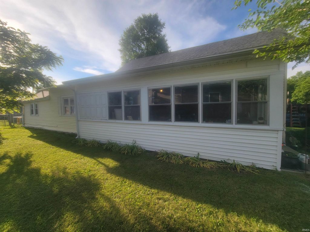 Photo of 816 N Hickory ST, Dunkirk, IN 47336 (MLS # 202621669)
