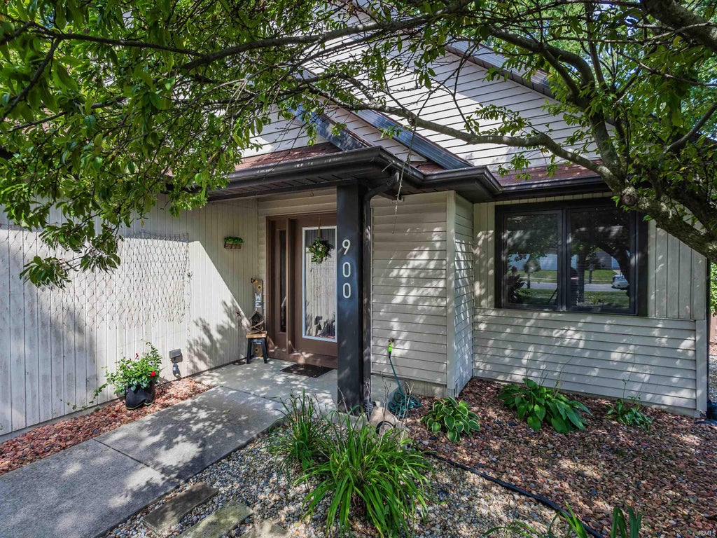 Photo of 900 Ontario Lane, Auburn, IN 46706 (MLS # 202636535)