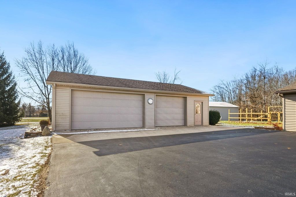 Photo of 2915 N State Road 827, Angola, IN 46703 (MLS # 202601283)