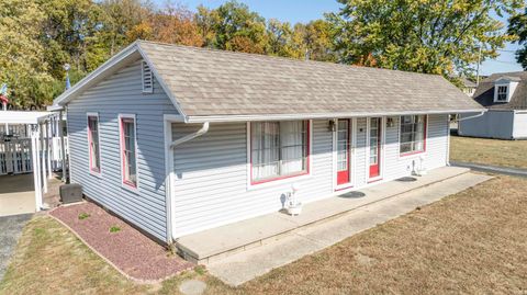 Tiny photo for 5785 E Golden Hills Drive, Monticello, IN 47960 (MLS # 202611345)
