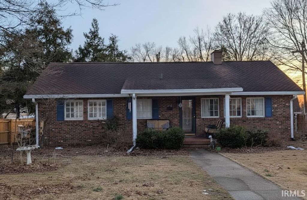 Photo of 1611 Burnett Lane, Vincennes, IN 47591 (MLS # 202604407)