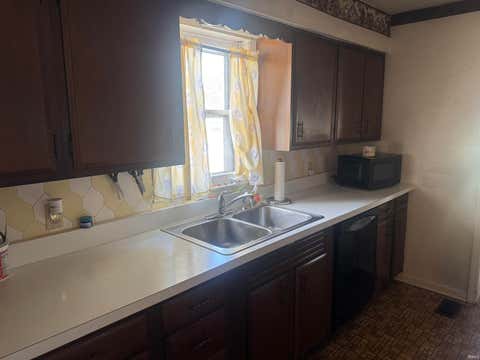 Tiny photo for 460 E MAIN Street, Russiaville, IN 46979 (MLS # 202626948)
