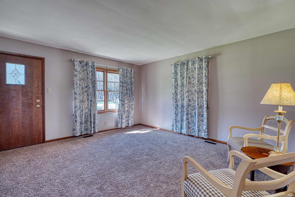 Photo of 7118 Pollack Avenue, Evansville, IN 47715 (MLS # 202608474)